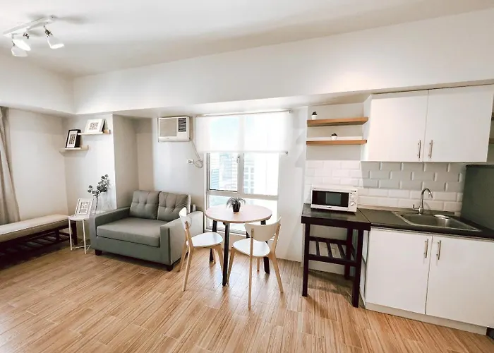 One Bedroom With Pool At Avida Tower 1 Ayala It Park *