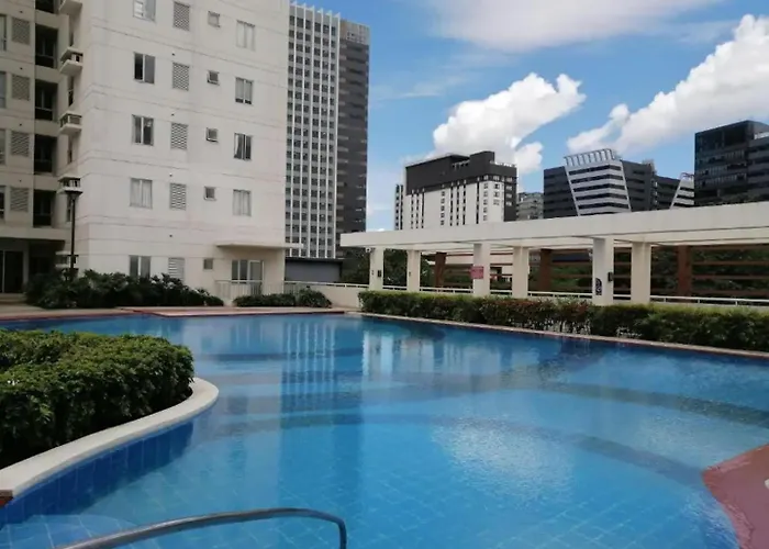 One Bedroom With Pool At Avida Tower 1 Ayala It Park Apartment *