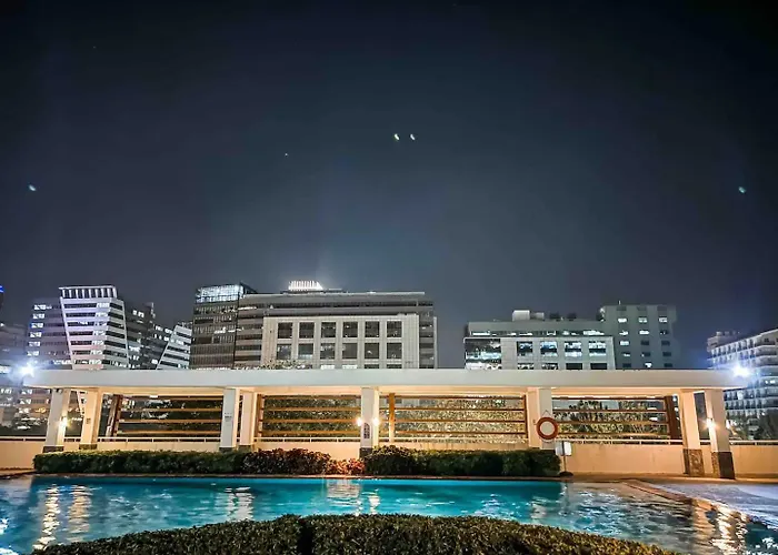 Apartment One Bedroom With Pool At Avida Tower 1 Ayala It Park